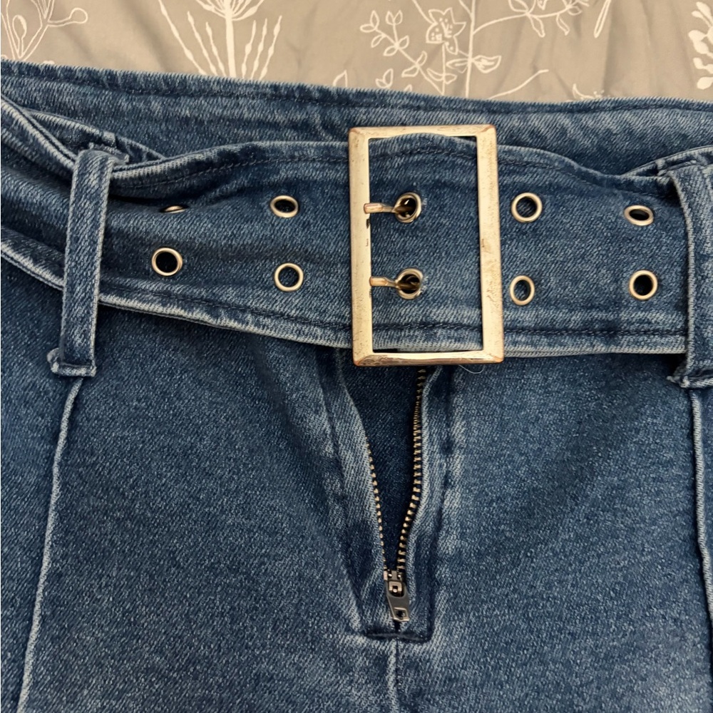 Forever 21 Medium Blue Straight-Leg Jeans with Belt - Picture 3 of 5